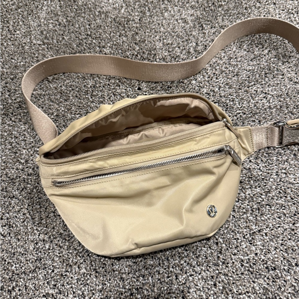 Lululemon belt bag